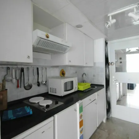 Black And White Apartman
