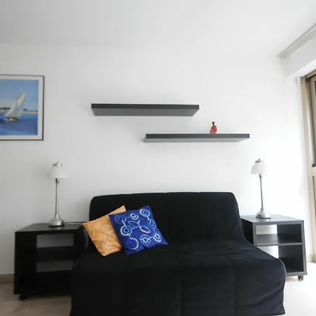 Black And White Apartamento Nice